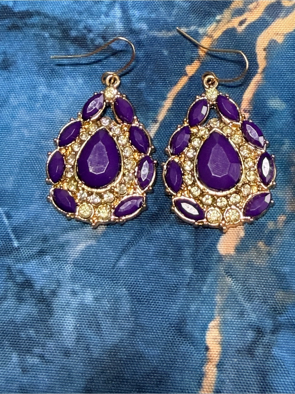 Vintage Purple earrings like new !
